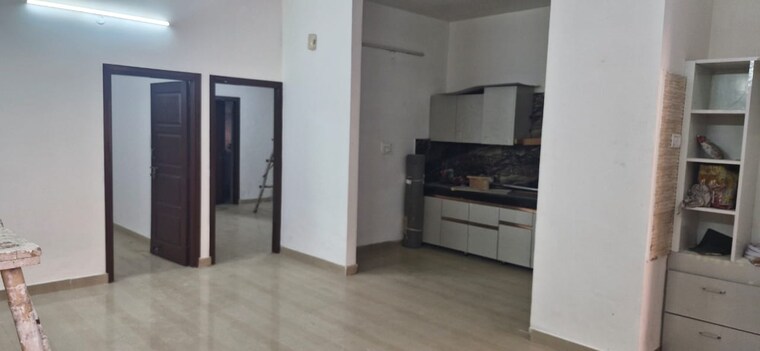 Room, peer mucchalla 3 Bedroom 1650 Sq.Ft. Apartment In Peer Mucchalla Zirakpur 8439442