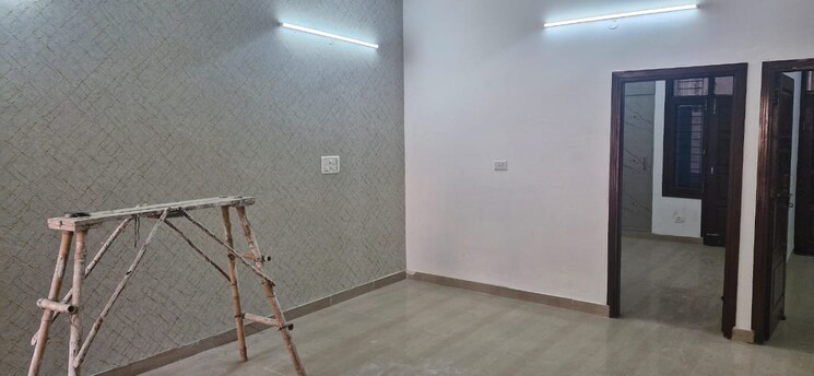 Room, peer mucchalla 3 Bedroom 1650 Sq.Ft. Apartment In Peer Mucchalla Zirakpur 8439442