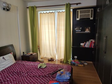 Bedroom in 4 BHK Apartment at DLF The Summit, Dlf Phase V – for Rent