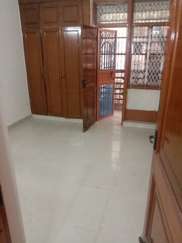 Room in 3 BHK Apartment at Dhruva Apartment, Rohini Sector 13 – for Rent