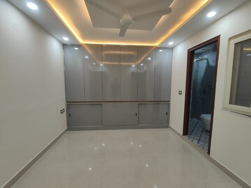 Building Lobby in 2 BHK Builder Floor at Malviya Nagar – for Rent