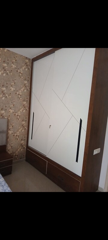 Furnished Amenities in 3 BHK Apartment at Omaxe R2, Gomti Nagar – for Sale