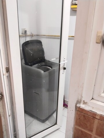 Furnished Amenities in 2 BHK Apartment at Mahagun Maestro, Sector 50 – for Rent