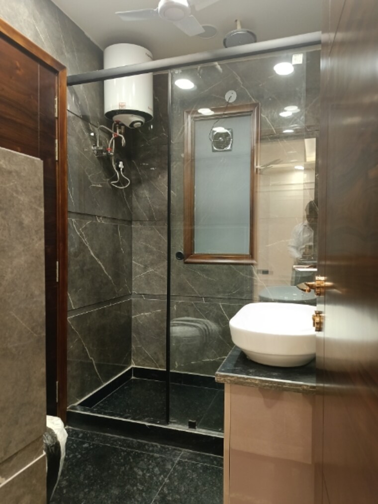 Bathroom, uppal-southend 4 Bedroom 2200 Sq.Ft. Builder Floor In Sector 49 Gurgaon 8440939