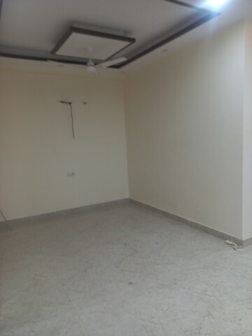 Furnished Amenities in 3 BHK Builder Floor at RPS Palm Drive, Sector 88 – for Rent