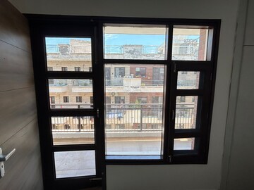 Room in 3 BHK Builder Floor at Shiva Enclave Zirakpur, Patiala Road – for Rent