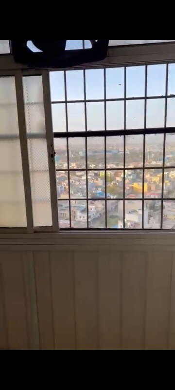 Room in 2 BHK Apartment at Mahagun Mascot, Sain Vihar – for Sale
