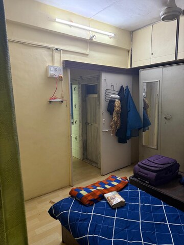 Master Bedroom in 1 BHK Apartment at Jyoti Complex, Goregaon East – for Rent