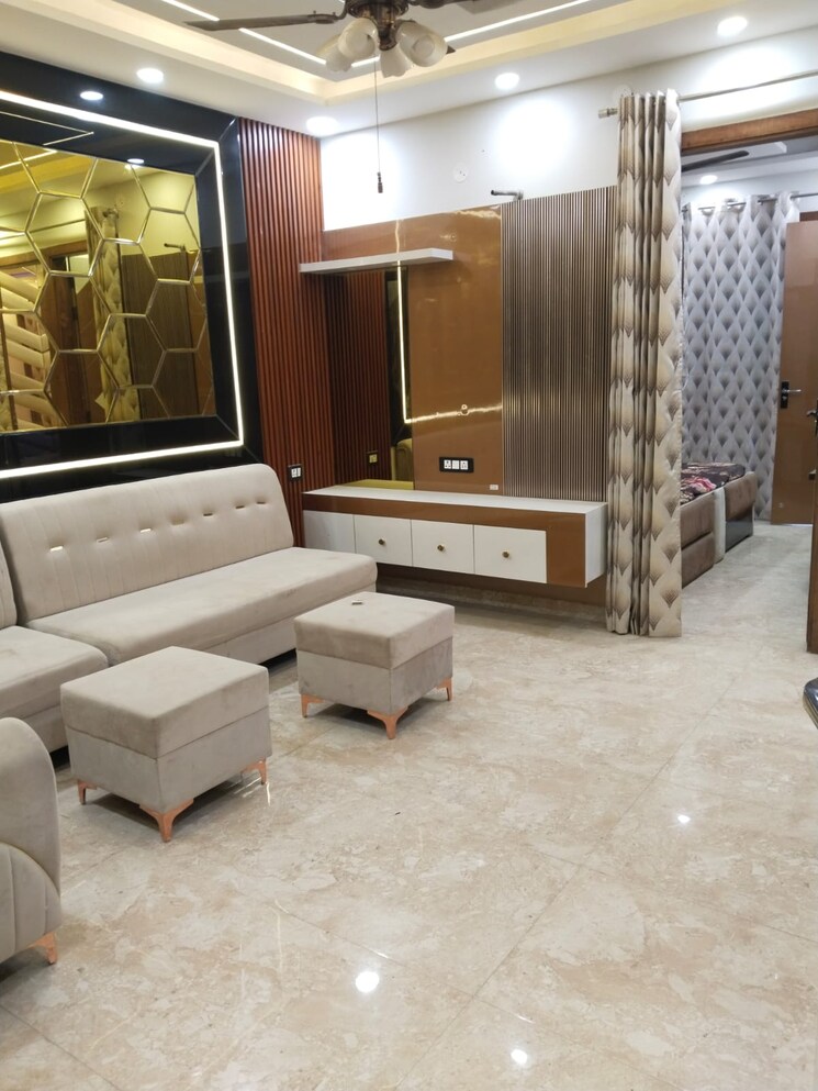 Living Room, chanakya place 4 Bedroom 1080 Sq.Ft. Builder Floor In Chanakya Place Delhi 8439576