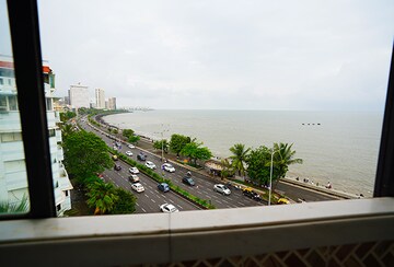 2 BHK Apartment For Rent in Chandak Cornerstone, Worli