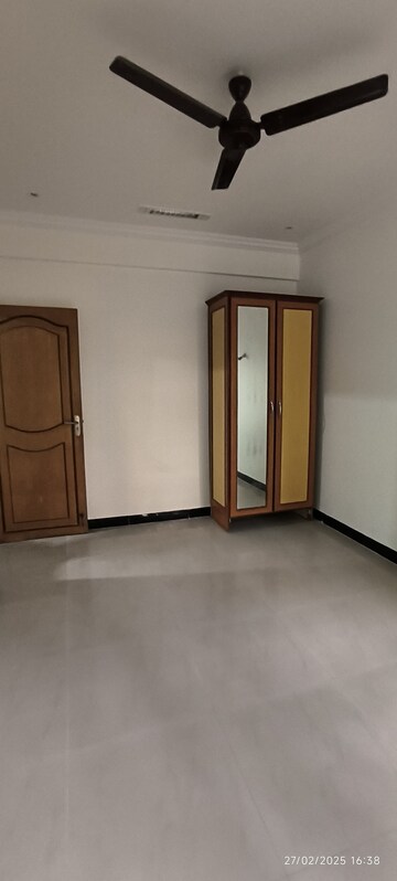 Room in 4 BHK Villa at Union Park, Chembur – for Rent