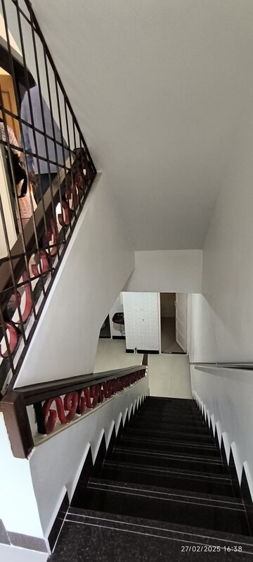 Living Room in 4 BHK Villa at Union Park, Chembur – for Rent