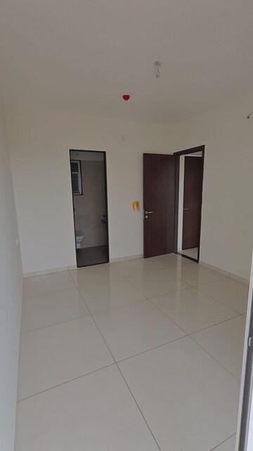 Room in 2 BHK Apartment at Yashwin Orrizonte, Kharadi – for Sale