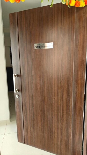 Room in 2 BHK Apartment at Yashwin Orrizonte, Kharadi – for Sale