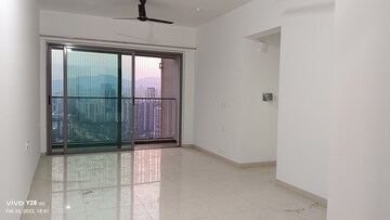 Room in 2 BHK Apartment at Kalpataru Immensa, Kolshet Road – for Rent