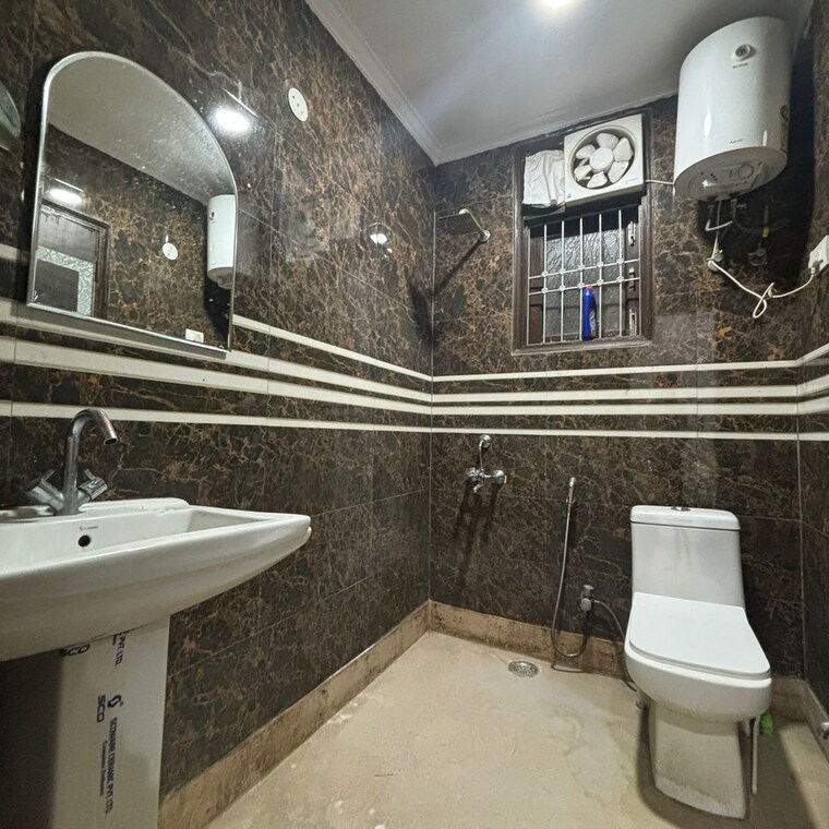 Attached Bathroom, risland-sky-mansion 3 Bedroom 150 Sq.Yd. Builder Floor In Chattarpur Delhi 8439709