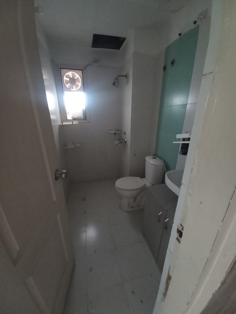 Bathroom, rps-savana 2 Bedroom 955 Sq.Ft. Apartment In Sector 88 Faridabad 8439773