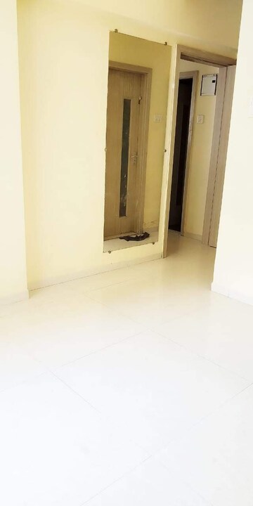 Room in 1 BHK Apartment at Sejal Park Society, Dahisar East – for Rent