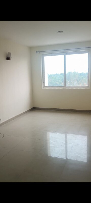 Room in 3.5 BHK Apartment at Dlf New Town Heights, Rajarhat New Town – for Sale