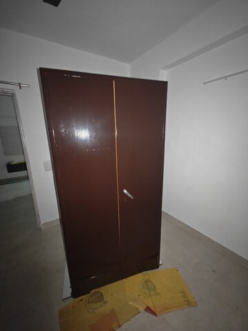 Room in 3 BHK Apartment at Sarvome Shree Homes, Sector 45 – for Rent