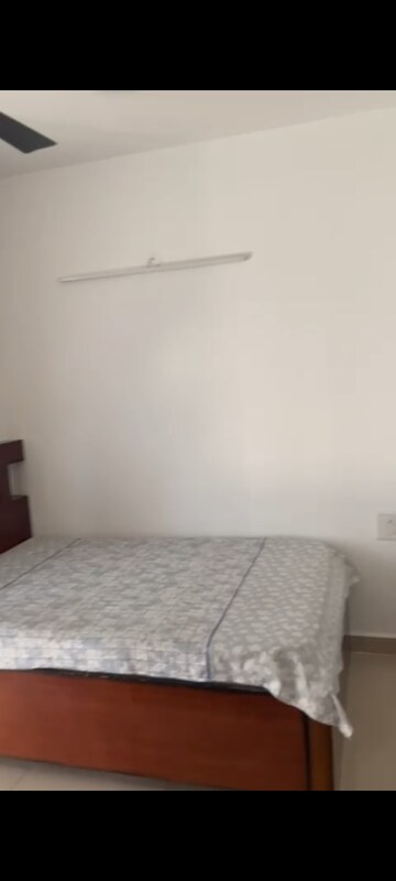 Room in 3 BHK Apartment at Uninav Heights Phase I, Raj Nagar Extension – for Rent