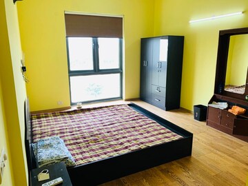 Bedroom in 3 BHK Apartment at DLF The Princeton Estate, Dlf Phase V – for Rent