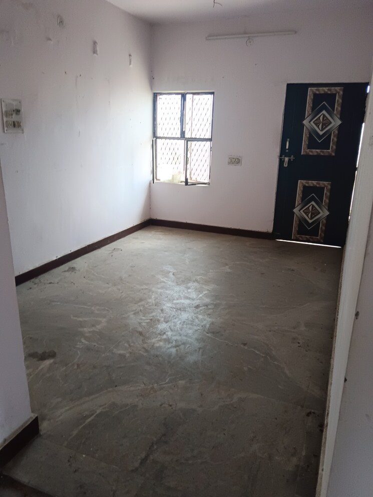 Room, rwa-pocket-r-dilshad-garden 2 Bedroom 650 Sq.Ft. Apartment In Dilshad Garden Delhi 8440071