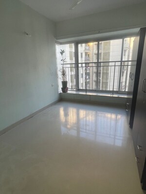 2 BHK Apartment For Sale in Lodha Aqua, Mira Road