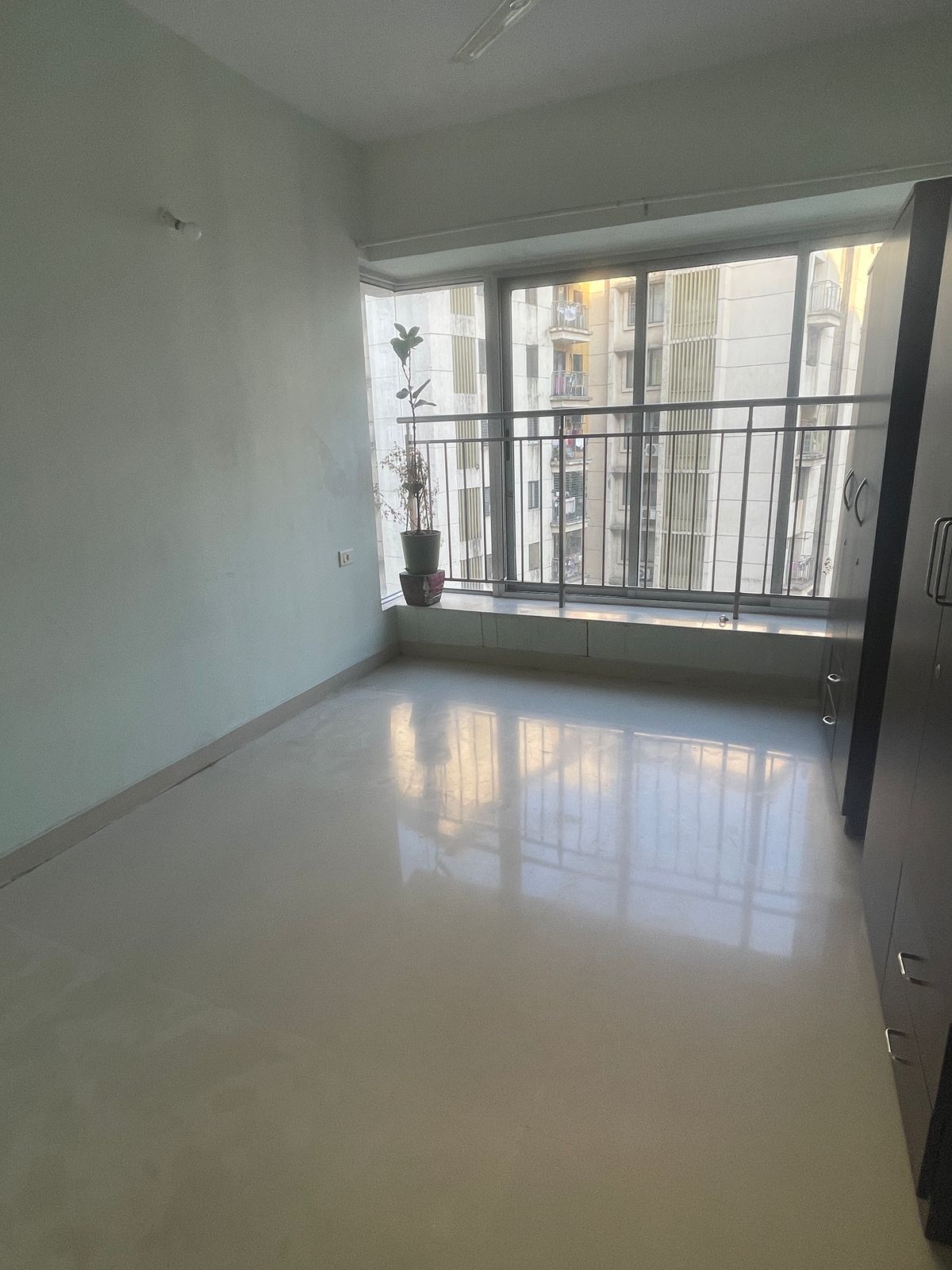 2 BHK Apartment For Sale in Lodha Aqua