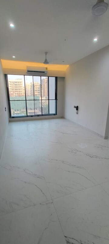 Room in 2 BHK Apartment at Rishabraj Blue Lotus, Khar West – for Rent