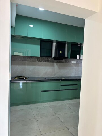 Furnished Amenities in 3 BHK Apartment at Prestige Waterford, Whitefield – for Rent