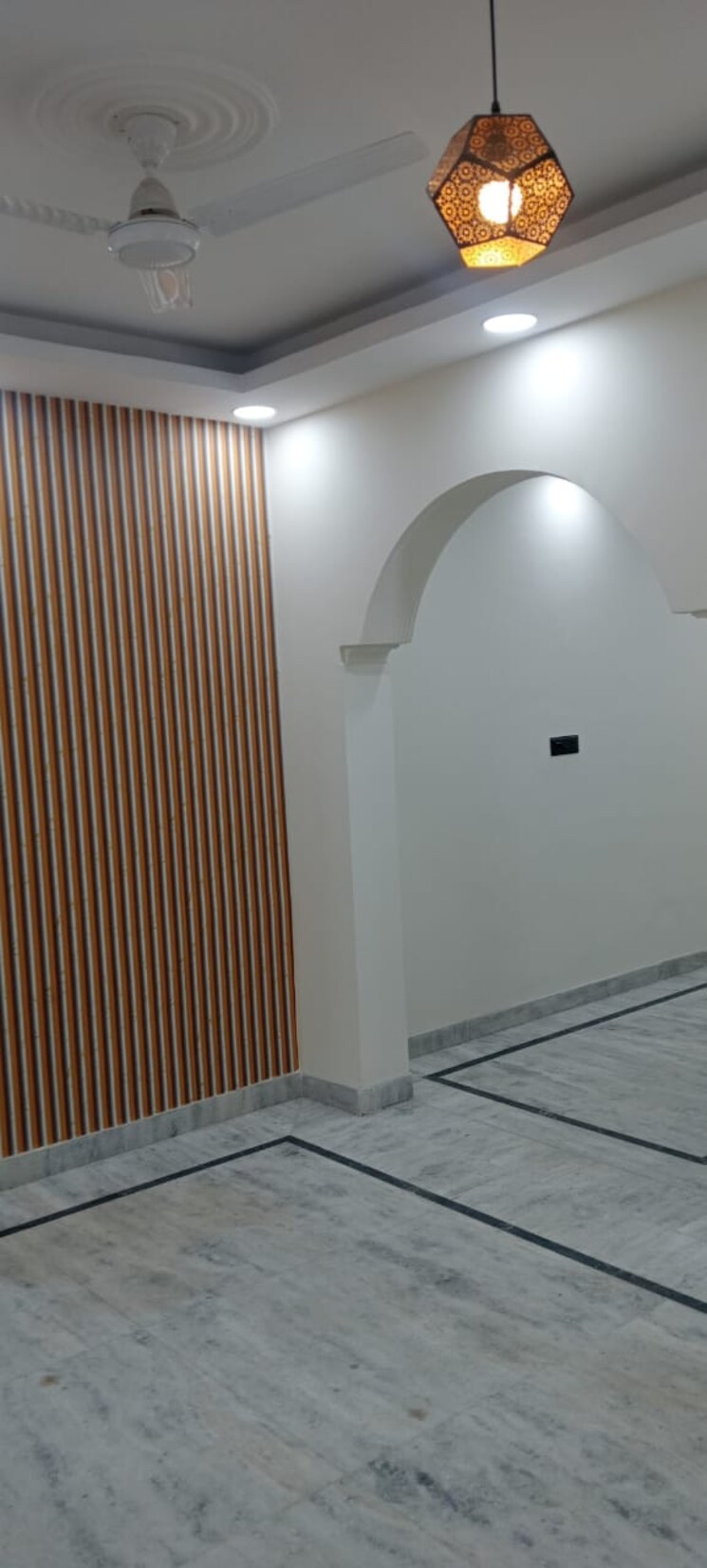 Bathroom, govindpuri 3 Bedroom 900 Sq.Ft. Builder Floor In Govindpuri Delhi 8440243