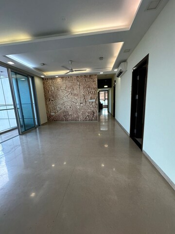 Room in 2.5 BHK Apartment at Oberoi Realty Splendor, Andheri East – for Sale