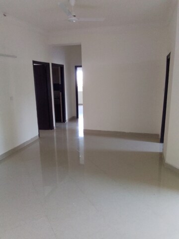 Room in 3 BHK Apartment at Ramprastha Awho, Sector 95 – for Rent