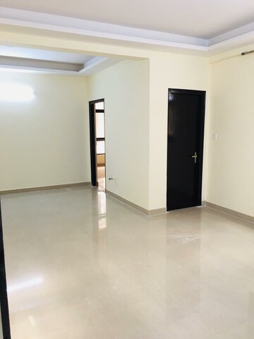 Room in 2 BHK Apartment at Grah Avas Green View Heights, Raj Nagar Extension – for Rent