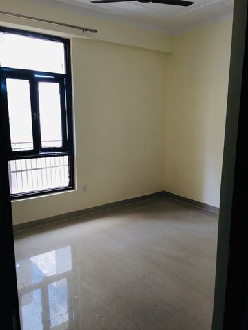Room in 2 BHK Apartment at Grah Avas Green View Heights, Raj Nagar Extension – for Rent