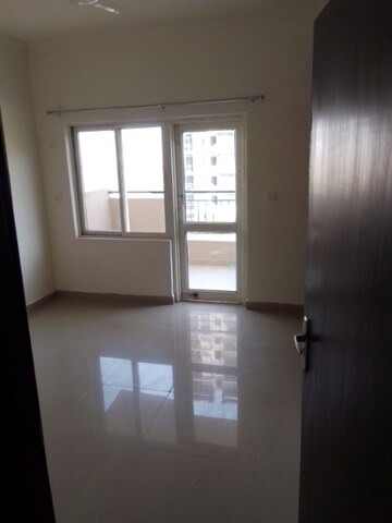 Room in 3 BHK Apartment at Ramprastha Awho, Sector 95 – for Rent