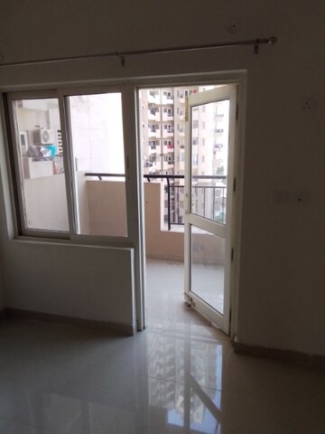 Room in 3 BHK Apartment at Ramprastha Awho, Sector 95 – for Rent
