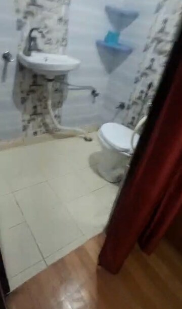 Bathroom in 1 BHK Builder Floor at Vaishali – for Rent