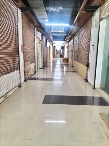   Office Space at Ansal Sushant Golf City Shopping Square, Sushant Golf City – for Rent
