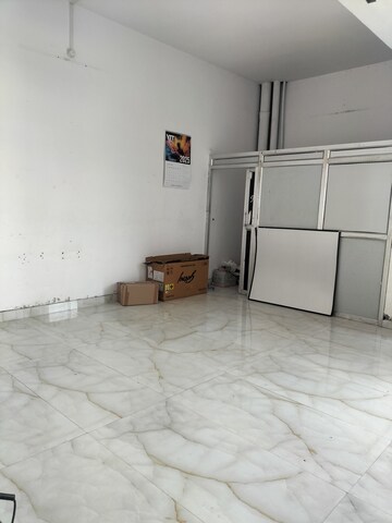   Office Space at Ansal Sushant Golf City Shopping Square, Sushant Golf City – for Rent