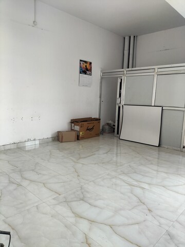   Office Space at Ansal Sushant Golf City Shopping Square, Sushant Golf City – for Rent