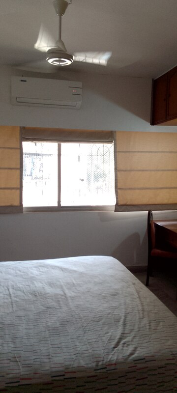 Room in 1.5 BHK Apartment at Satellite Glory, Andheri East – for Rent