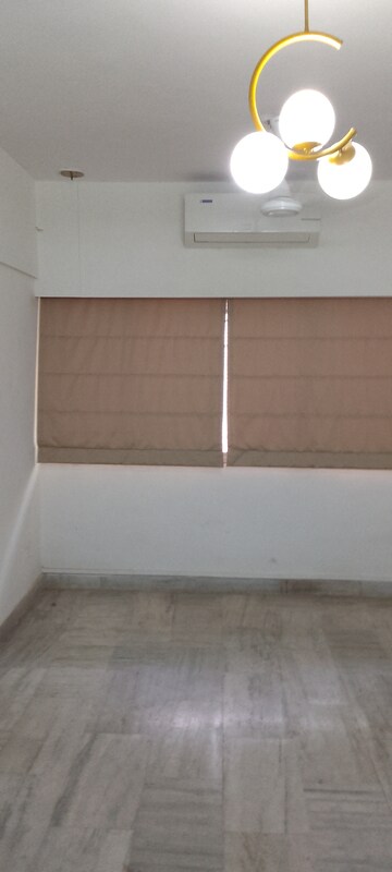 Furnished Amenities in 1.5 BHK Apartment at Satellite Glory, Andheri East – for Rent