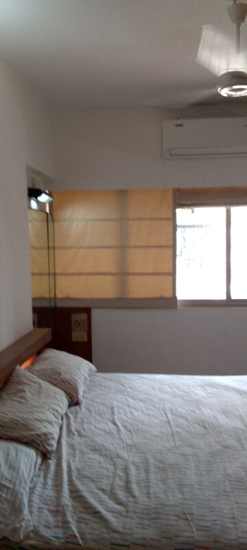 Furnished Amenities in 1.5 BHK Apartment at Satellite Glory, Andheri East – for Rent