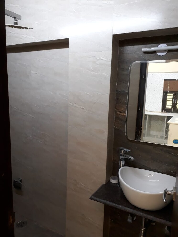 Bathroom, chanderpriya-apartments 1 Bedroom 350 Sq.Ft. Builder Floor In Rohini Sector 8 Delhi 8440662