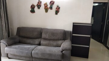 Furnished Amenities in 1 BHK Apartment at K Raheja Heights, Malad East – for Rent