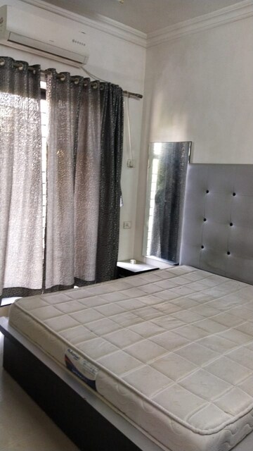 Bedroom in 1 BHK Apartment at K Raheja Heights, Malad East – for Rent