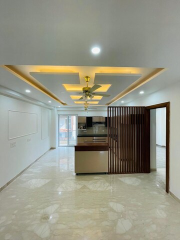 Room in 3 BHK Builder Floor at Sushant Lok ii – for Sale