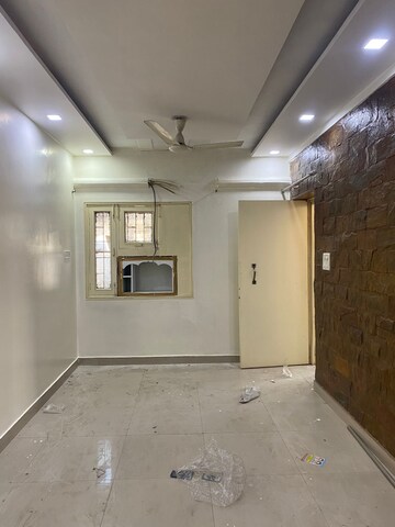 Room in 3 BHK Apartment at Paschim Vihar – for Rent